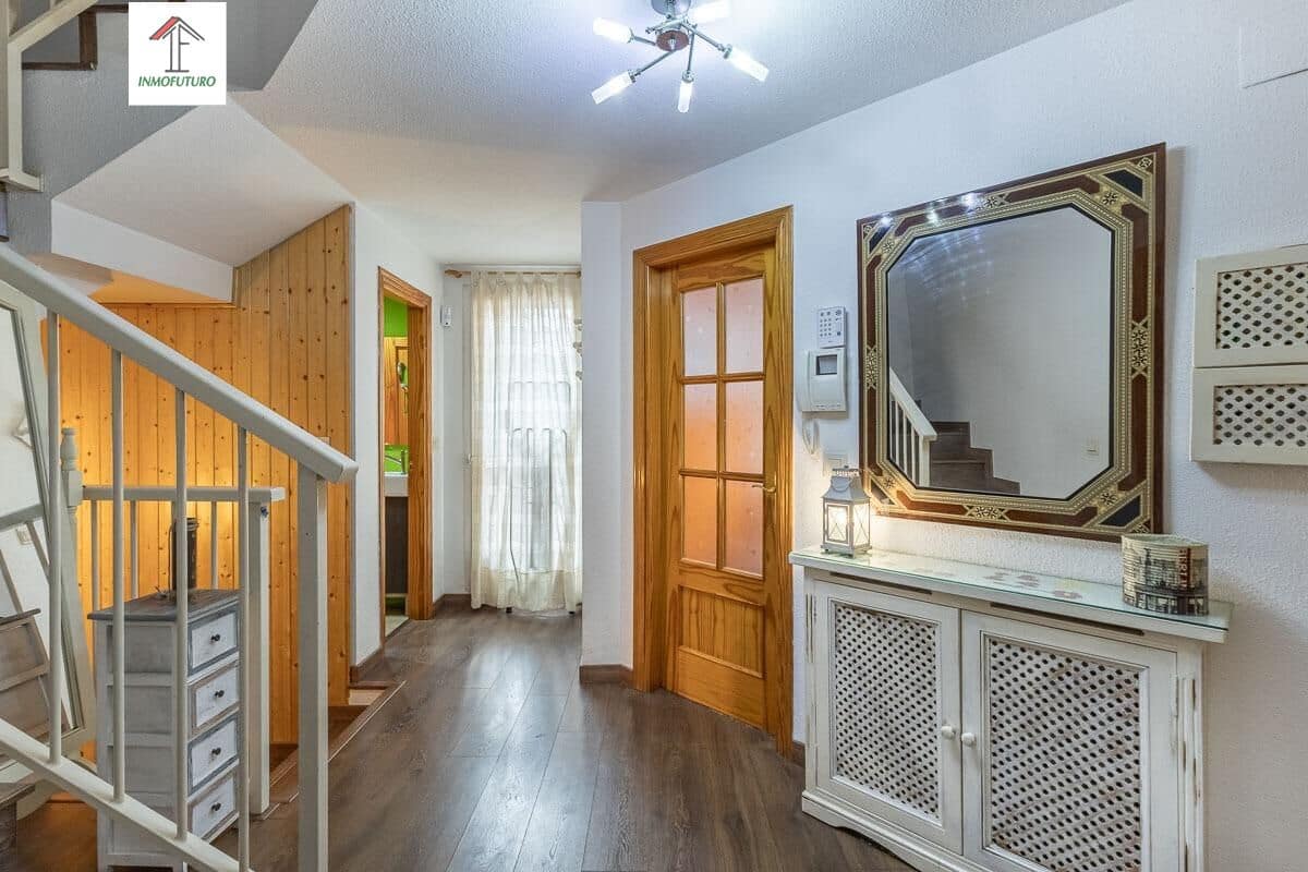 5 Zimmer Reihenhaus zu verkaufen in Ogijares mit Garage - 339.000 € (Ref: 9814509)