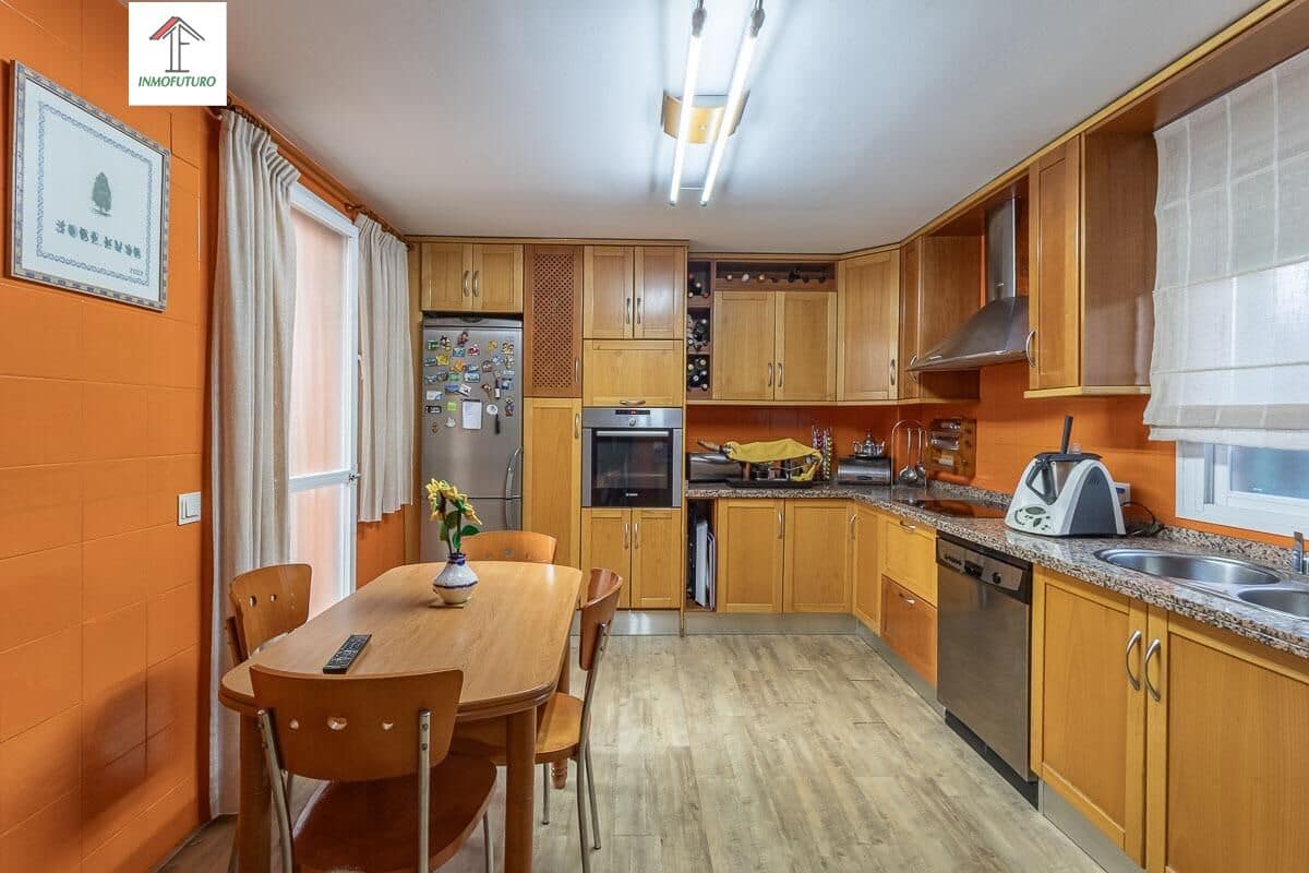 5 Zimmer Reihenhaus zu verkaufen in Ogijares mit Garage - 339.000 € (Ref: 9814509)