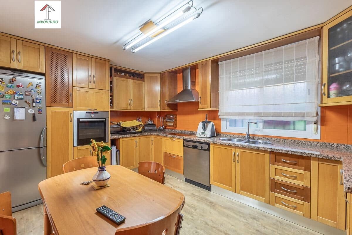 5 Zimmer Reihenhaus zu verkaufen in Ogijares mit Garage - 339.000 € (Ref: 9814509)