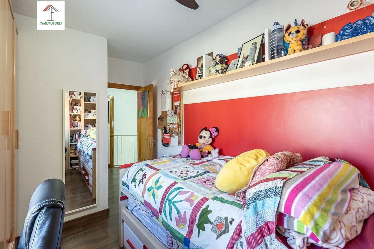 5 Zimmer Reihenhaus zu verkaufen in Ogijares mit Garage - 339.000 € (Ref: 9814509)