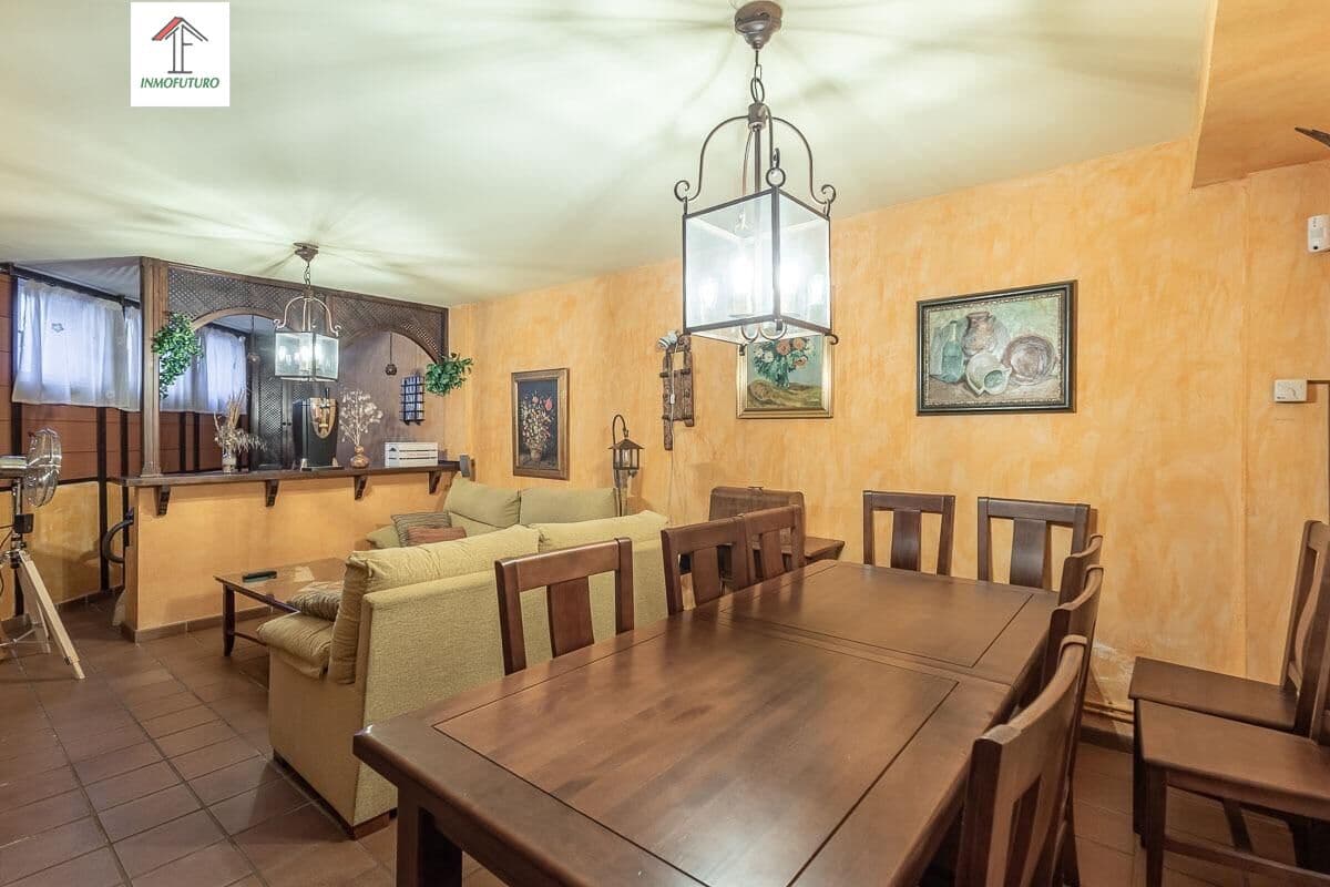 5 Zimmer Reihenhaus zu verkaufen in Ogijares mit Garage - 339.000 € (Ref: 9814509)