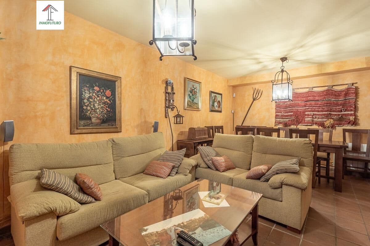 5 Zimmer Reihenhaus zu verkaufen in Ogijares mit Garage - 339.000 € (Ref: 9814509)