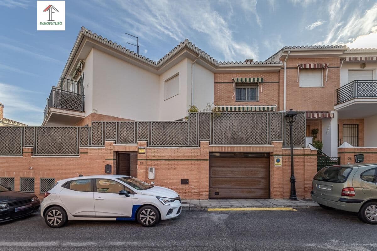 5 Zimmer Reihenhaus zu verkaufen in Ogijares mit Garage - 339.000 € (Ref: 9814509)