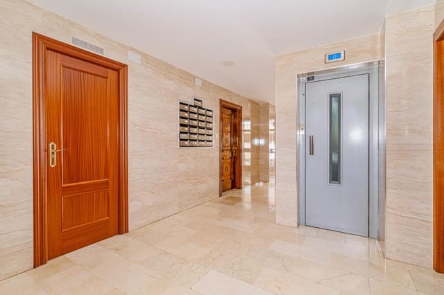 3 soveværelse Lejlighed til salg i Granada by med garage - € 265.000 (Ref: 9814510)