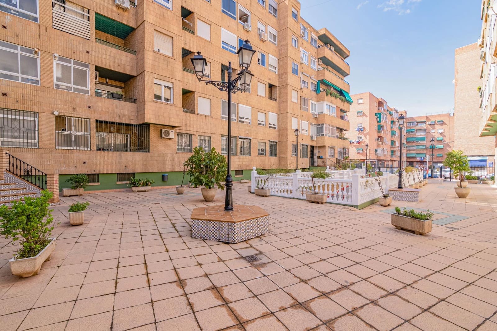 3 soveværelse Lejlighed til salg i Granada by med garage - € 265.000 (Ref: 9814510)