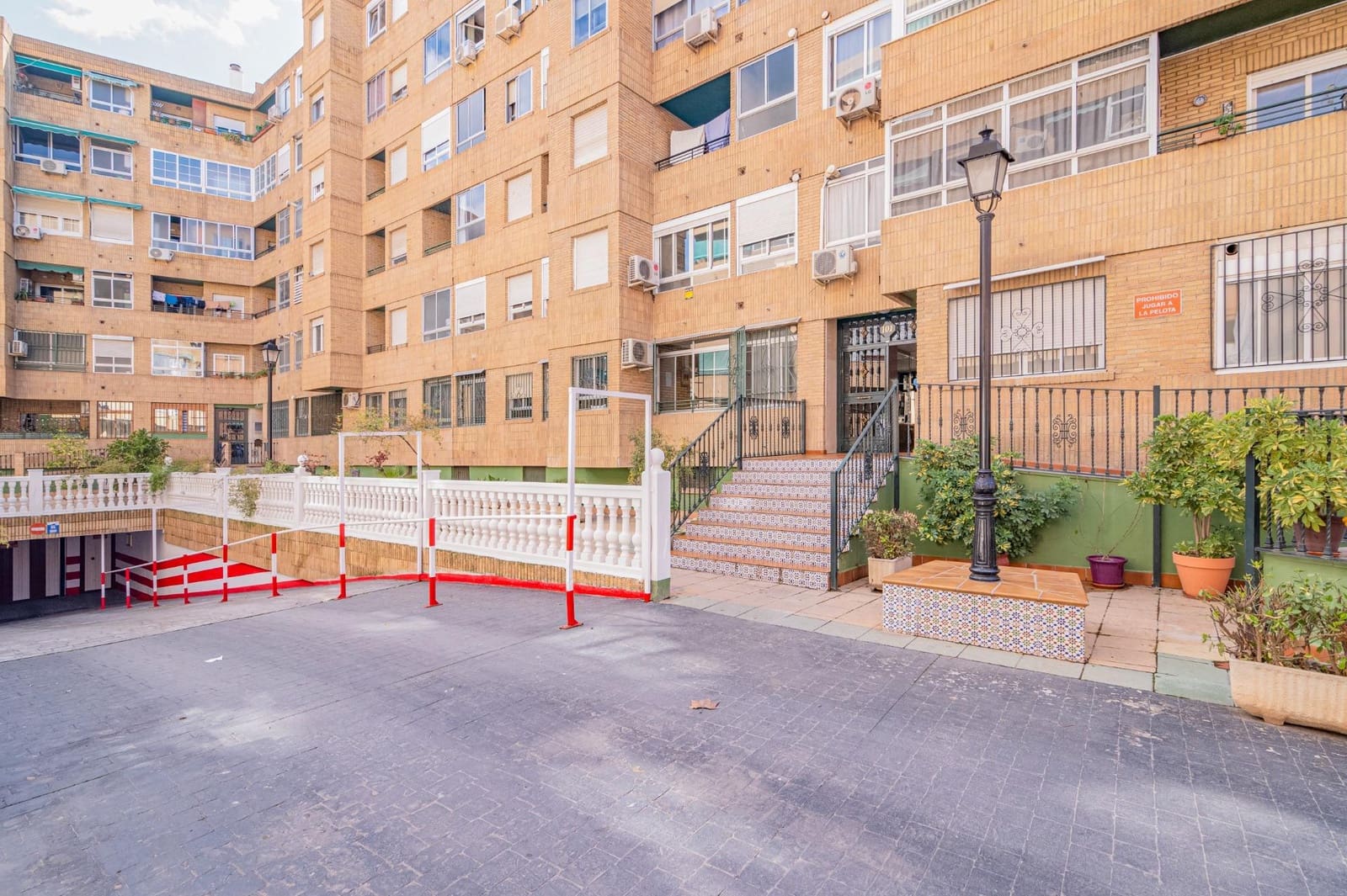 3 soveværelse Lejlighed til salg i Granada by med garage - € 265.000 (Ref: 9814510)