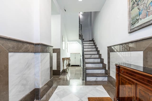 Casa de 4 habitaciones en Centro - Sagrario, Granada ciudad en venta - 720.000 € (Ref: 9814511)