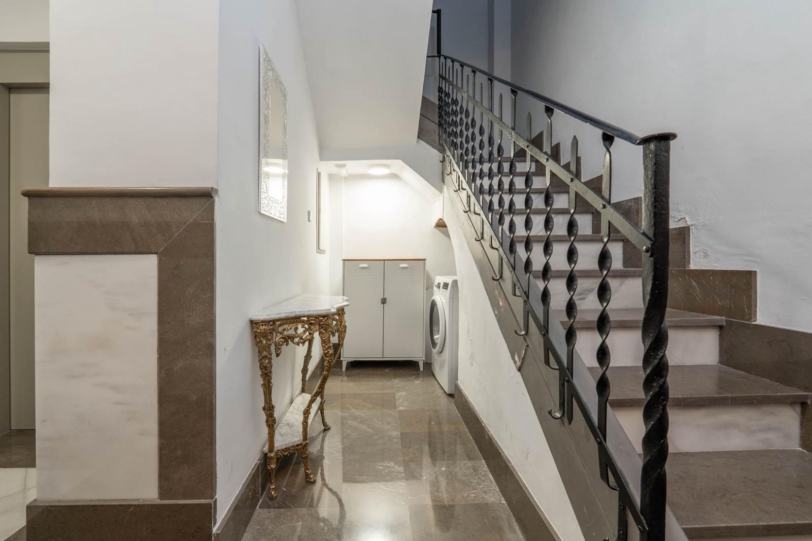 Casa de 4 habitaciones en Granada ciudad en venta - 720.000 € (Ref: 9814511)