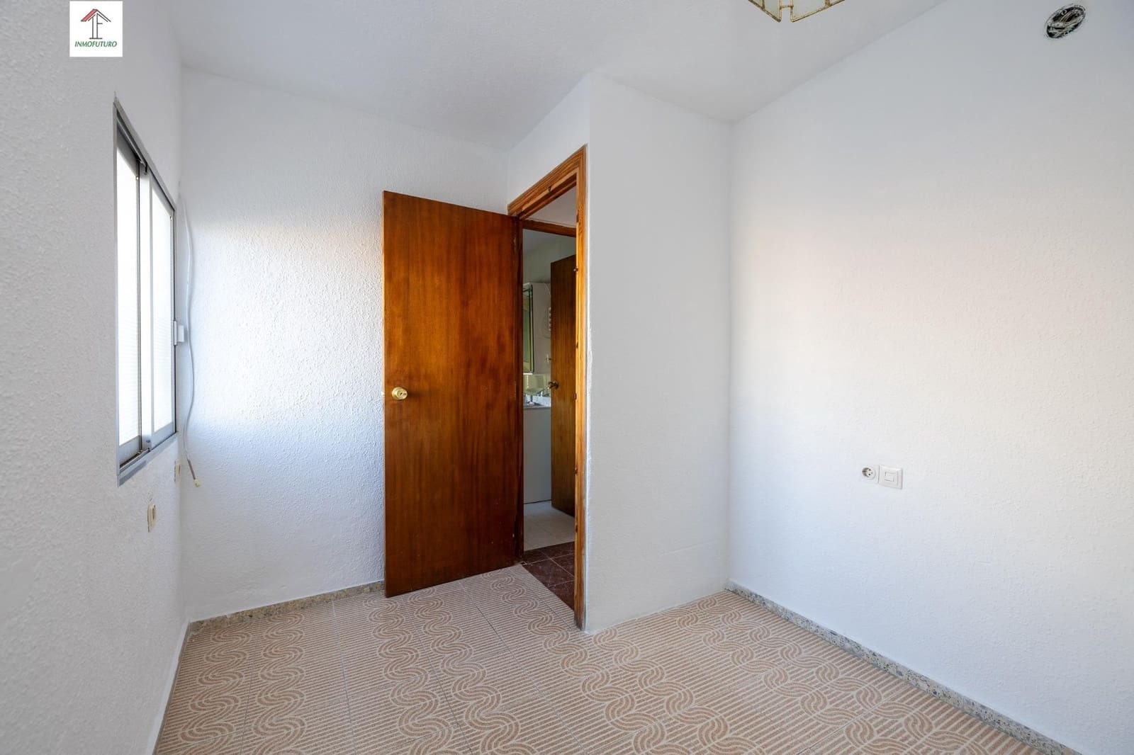 4 bedroom Apartment for sale in Cenes de la Vega - € 135,000 (Ref: 9814512)