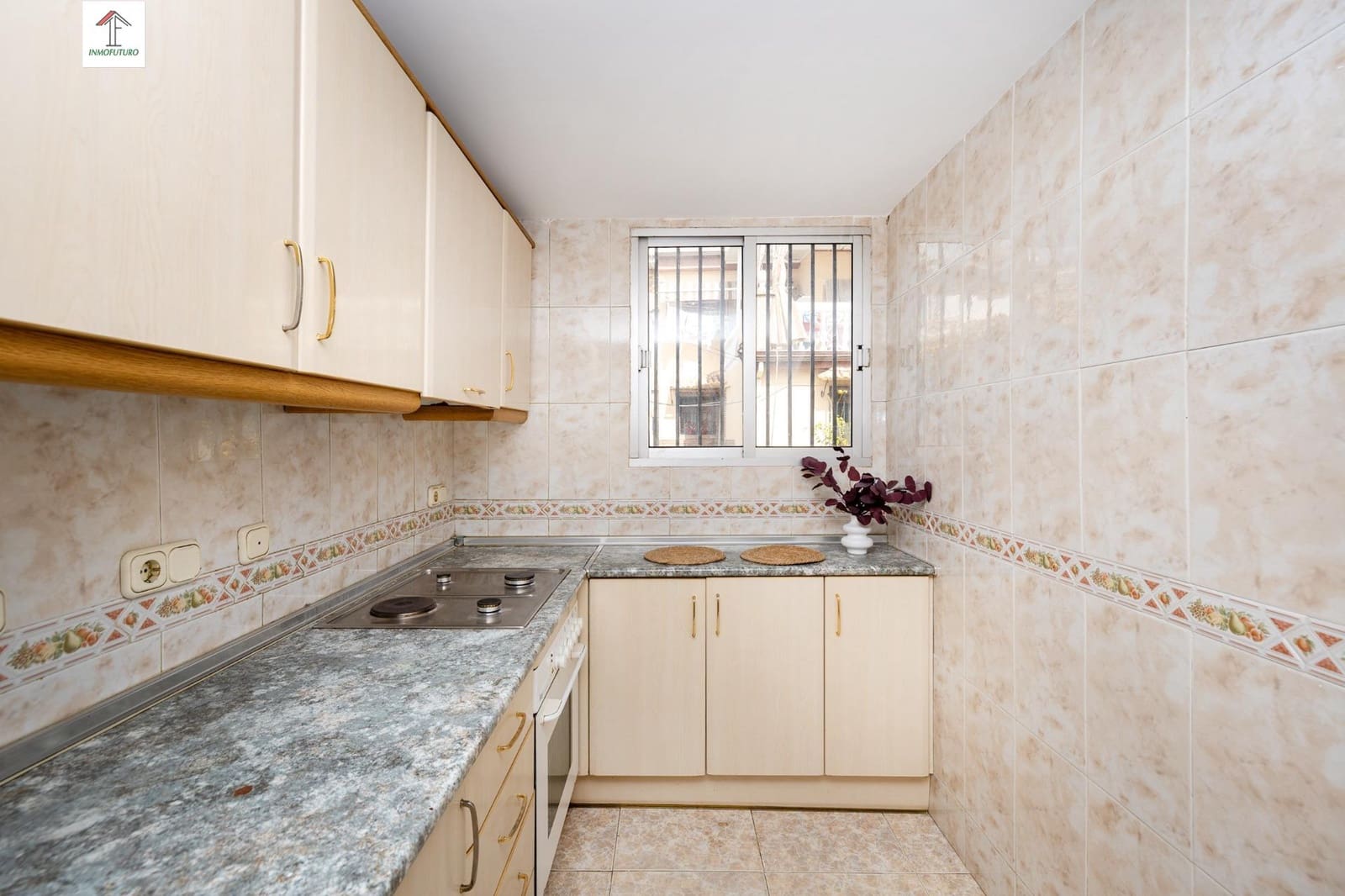 4 bedroom Apartment for sale in Cenes de la Vega - € 135,000 (Ref: 9814512)