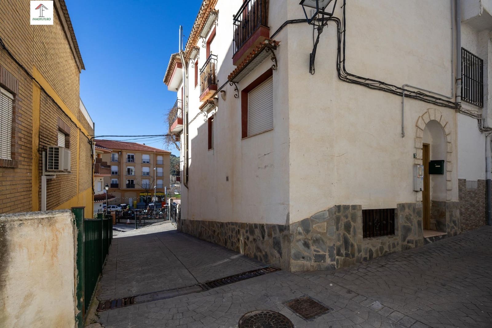 4 bedroom Apartment for sale in Cenes de la Vega - € 135,000 (Ref: 9814512)