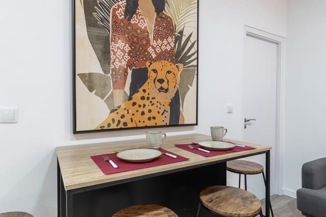 2 soveværelse Lejlighed til salg i Centro, Granada by - € 232.000 (Ref: 9814513)