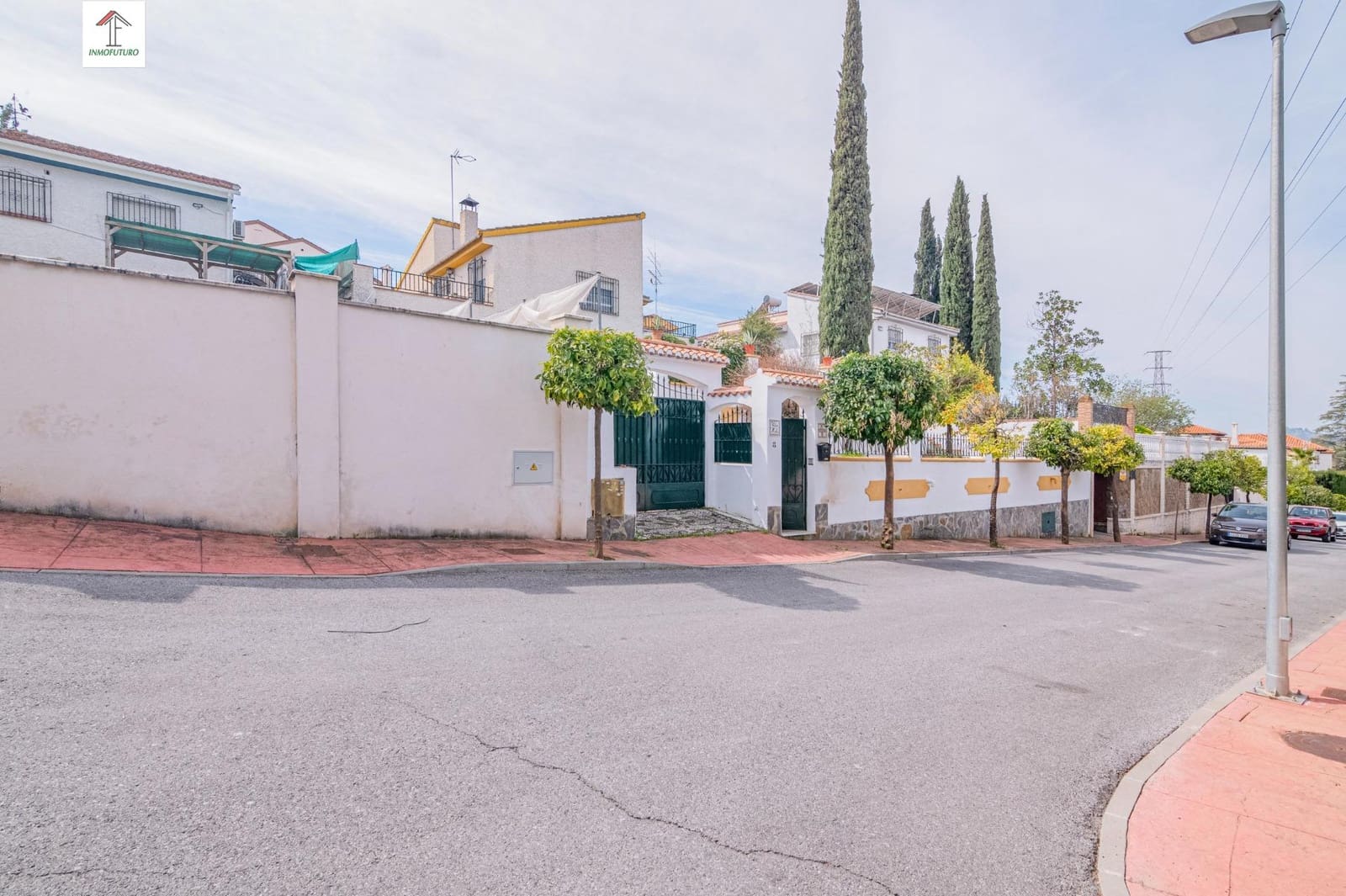 4 bedroom Villa for sale in Peligros with pool - € 395,000 (Ref: 9814514)