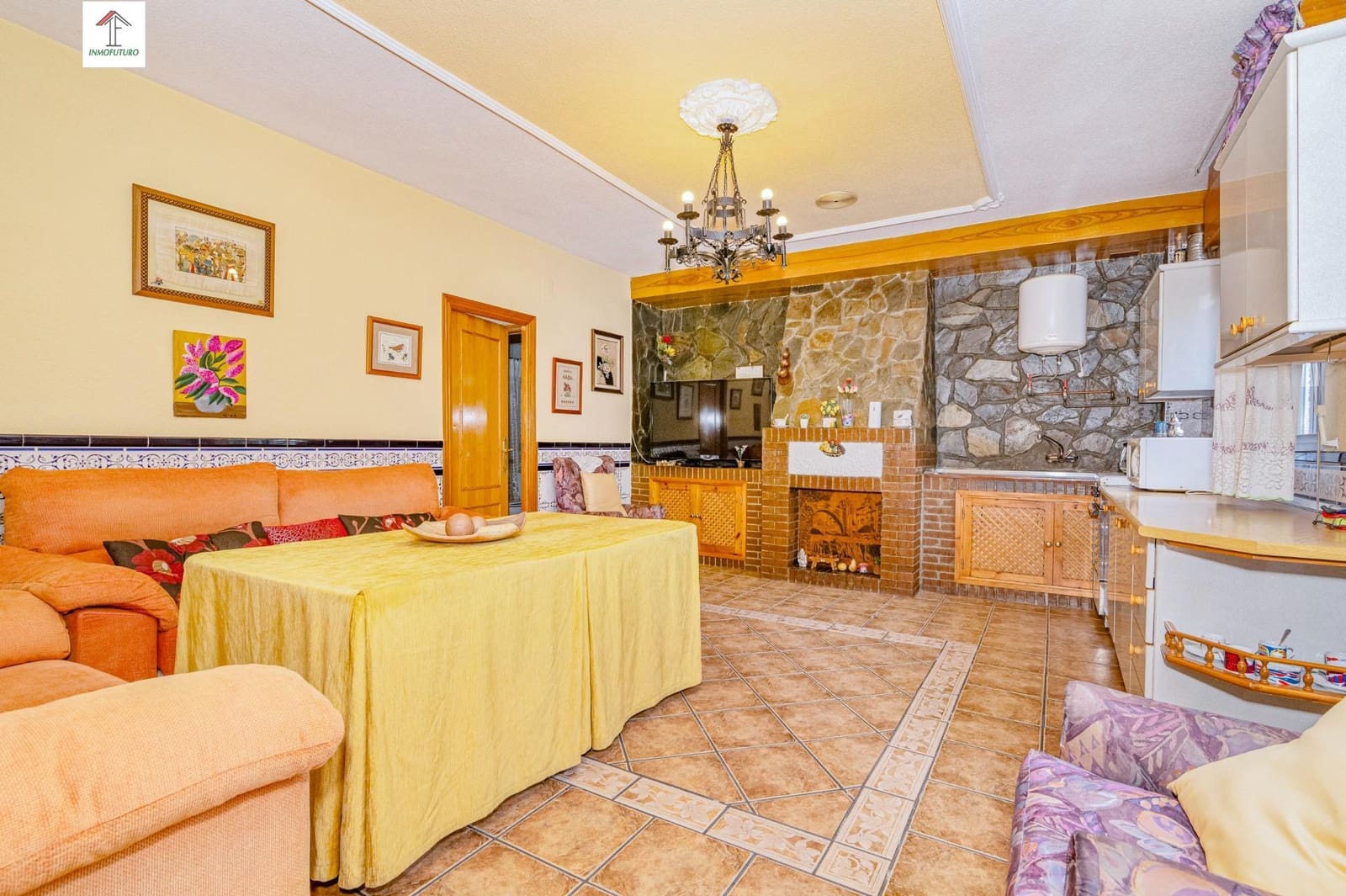 4 bedroom Villa for sale in Peligros with pool - € 395,000 (Ref: 9814514)