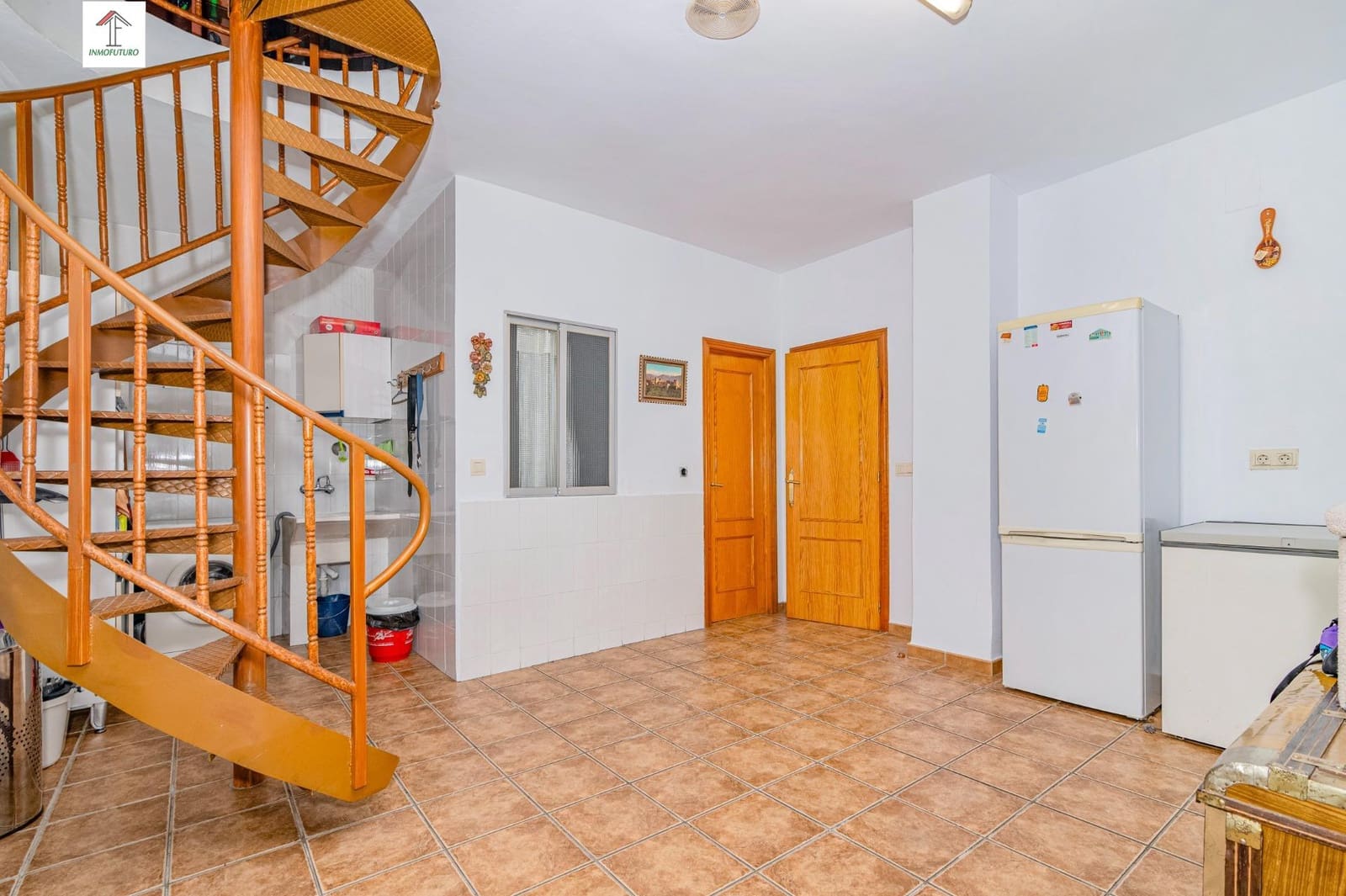 4 bedroom Villa for sale in Peligros with pool - € 395,000 (Ref: 9814514)