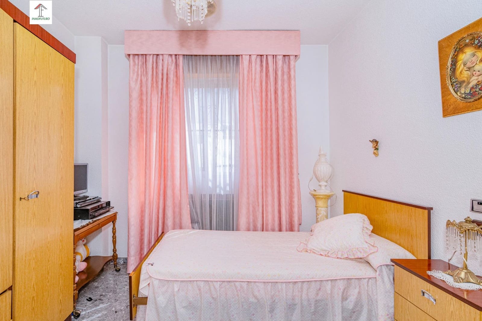 4 bedroom Villa for sale in Peligros with pool - € 395,000 (Ref: 9814514)