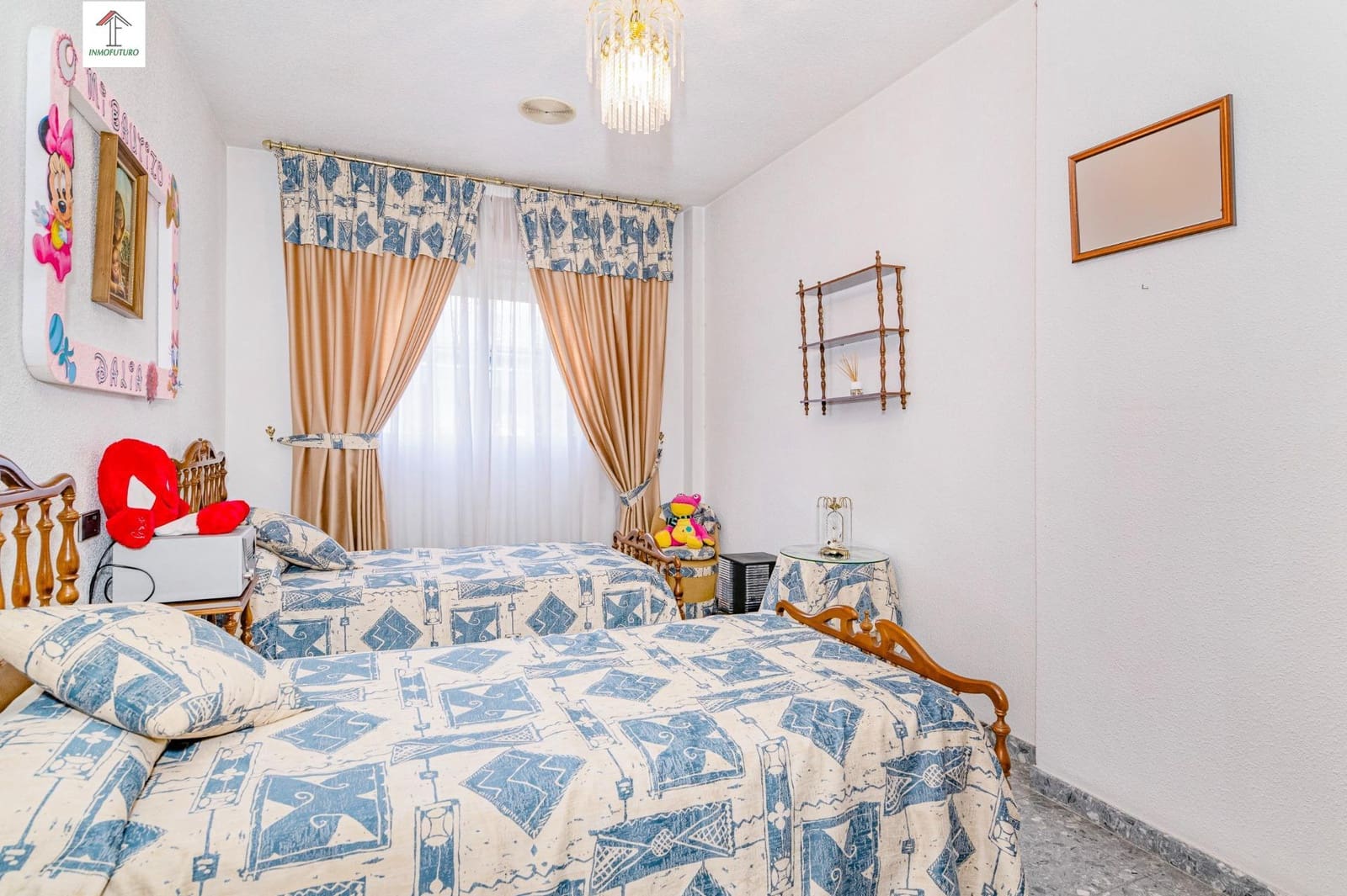 4 bedroom Villa for sale in Peligros with pool - € 395,000 (Ref: 9814514)