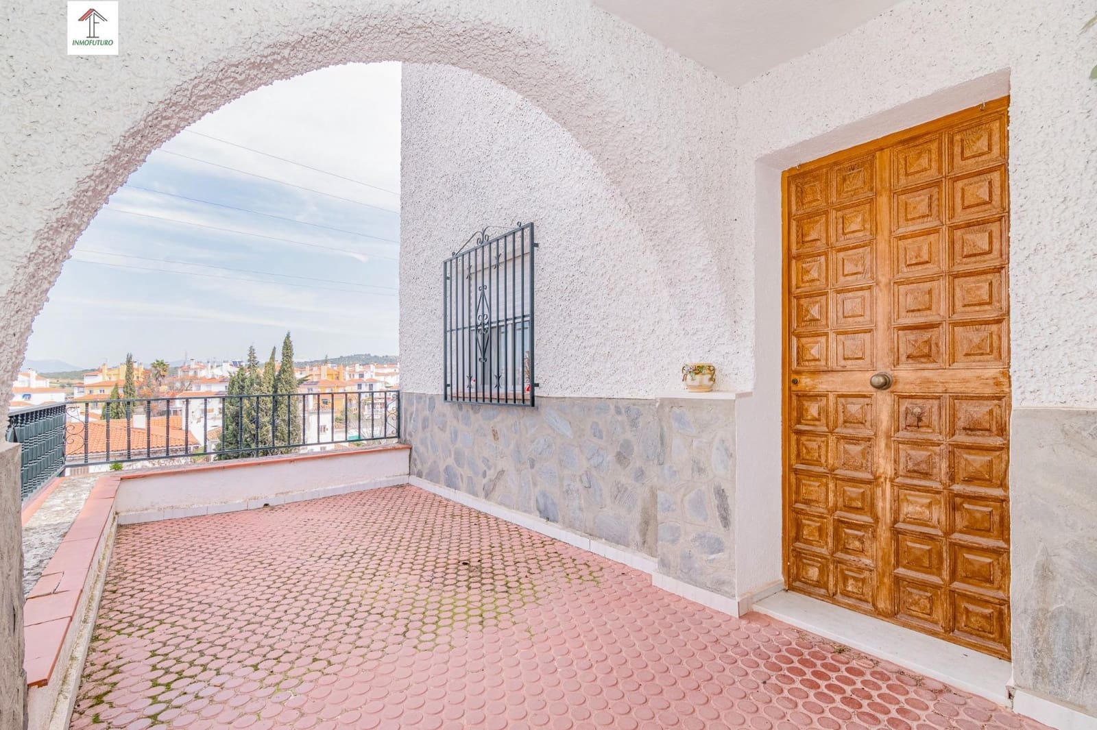 4 bedroom Villa for sale in Peligros with pool - € 395,000 (Ref: 9814514)