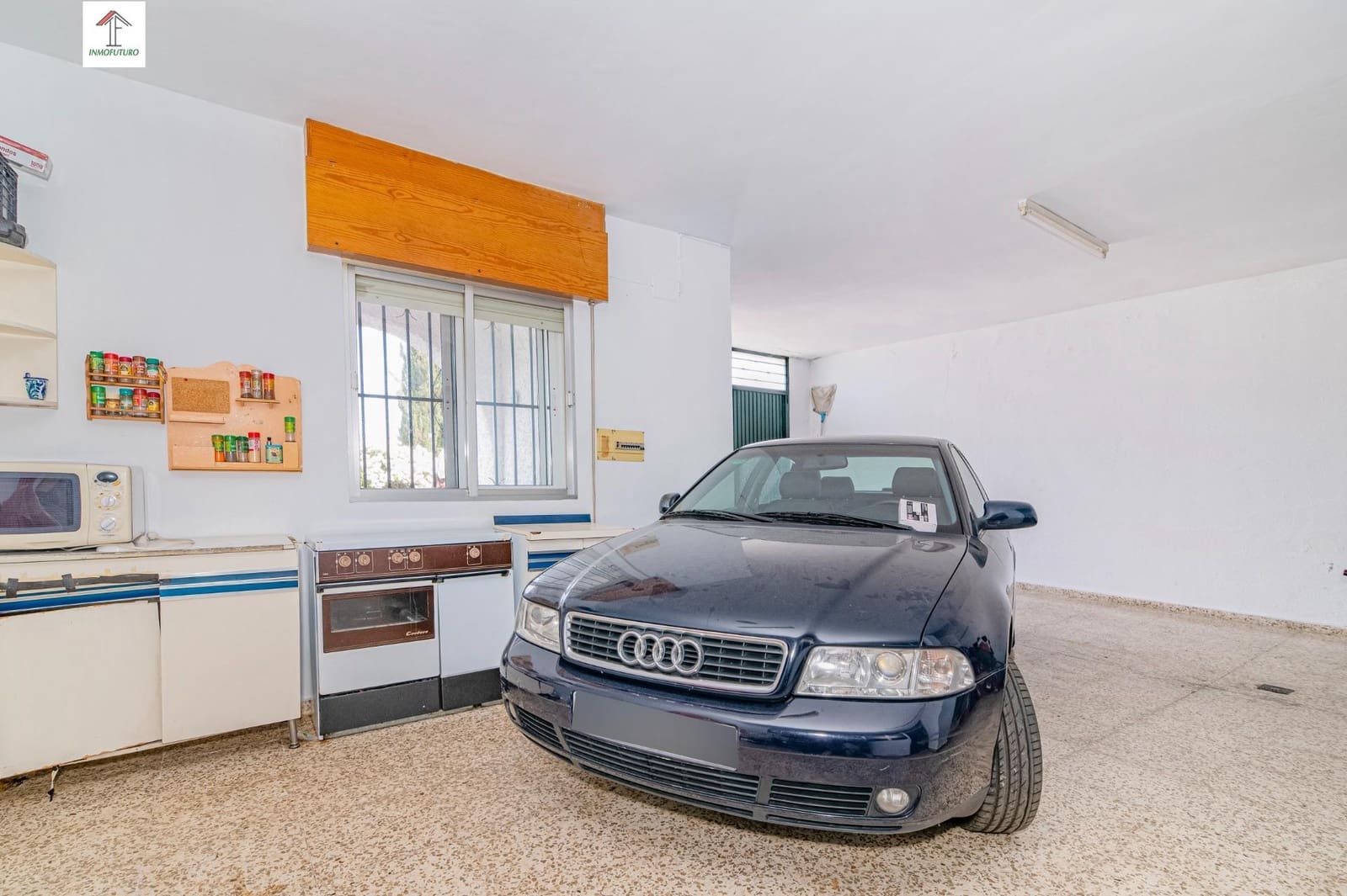 4 bedroom Villa for sale in Peligros with pool - € 395,000 (Ref: 9814514)