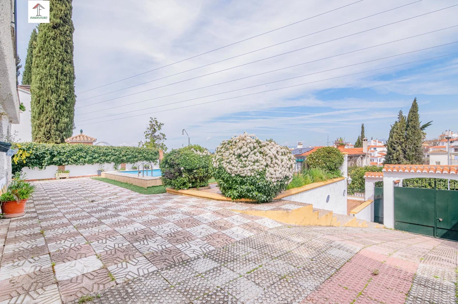 4 bedroom Villa for sale in Peligros with pool - € 395,000 (Ref: 9814514)