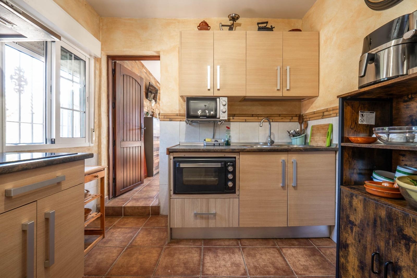 2 soveværelse Villa til salg i Granada by med swimmingpool garage - € 269.900 (Ref: 9814516)