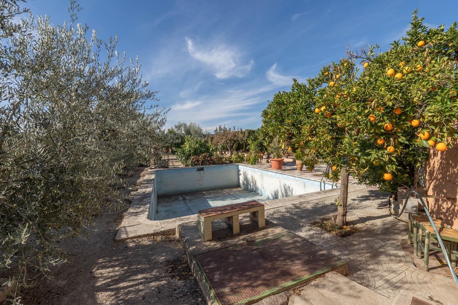 2 soveværelse Villa til salg i Granada by med swimmingpool garage - € 269.900 (Ref: 9814516)