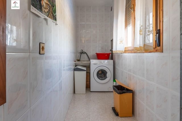 6 chambre Villa/Maison à vendre à Otura avec piscine garage - 399 000 € (Ref: 9814518)
