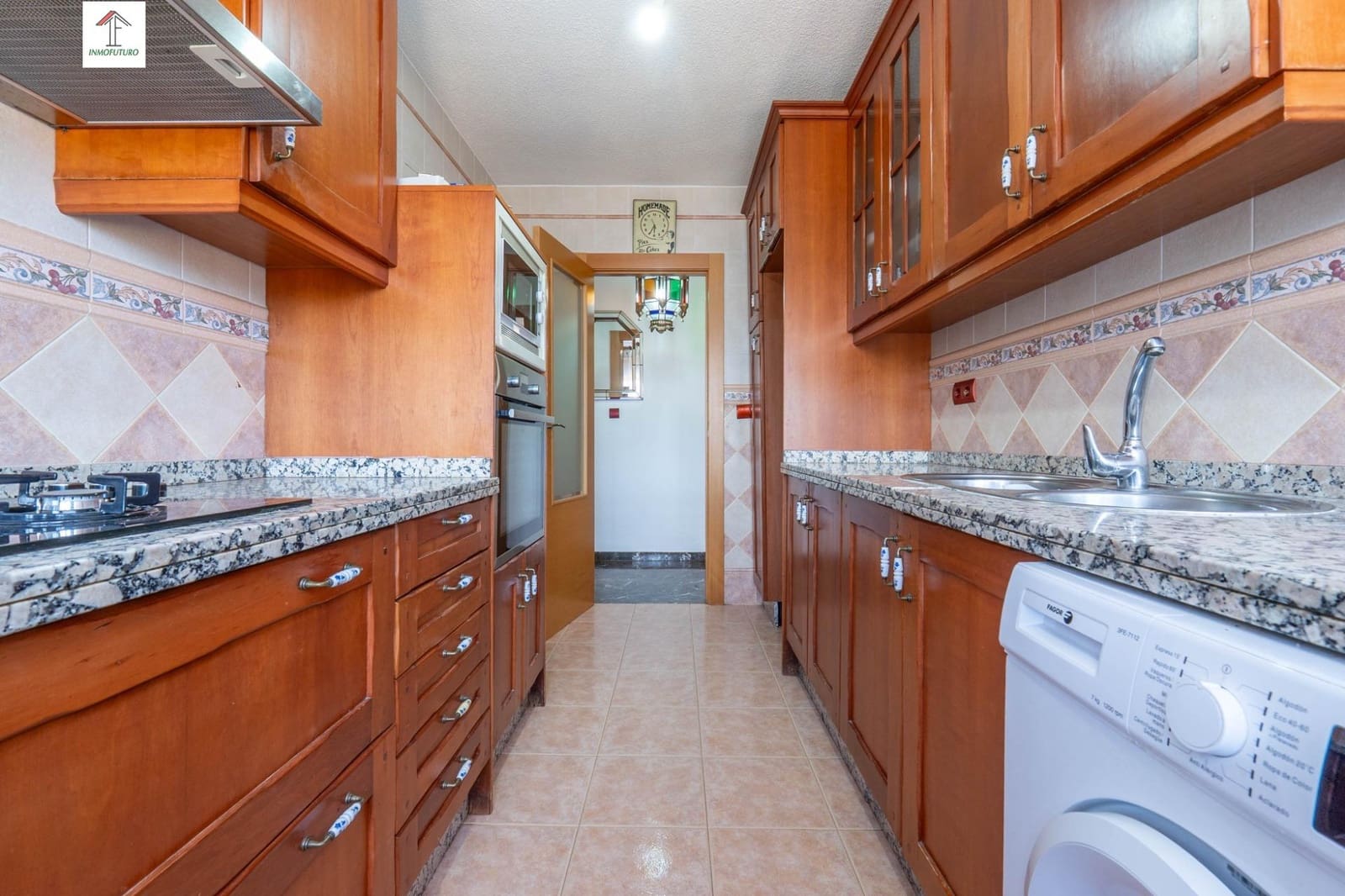 6 bedroom Villa for sale in Otura with pool garage - € 399,000 (Ref: 9814518)