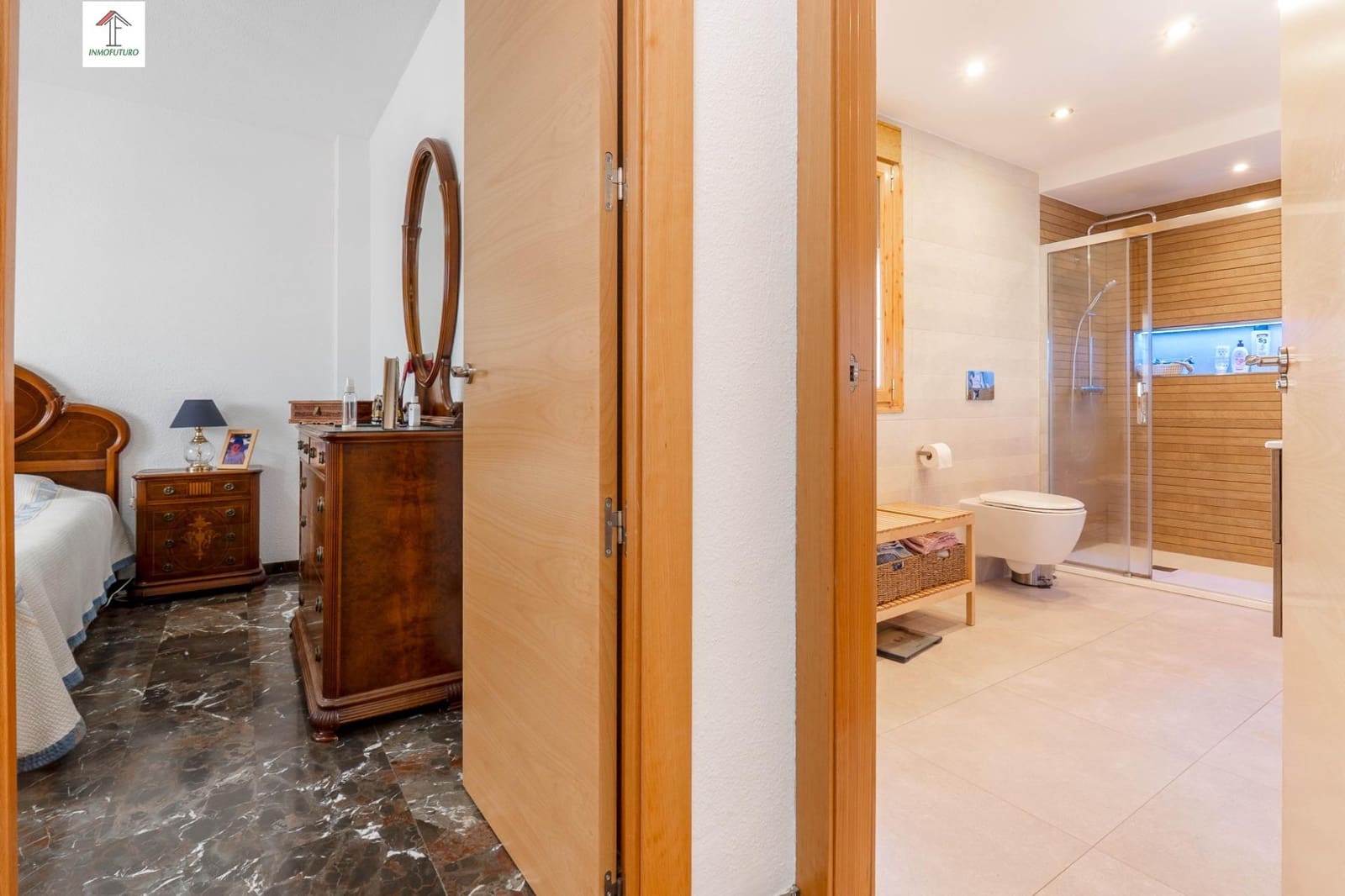 6 bedroom Villa for sale in Otura with pool garage - € 399,000 (Ref: 9814518)