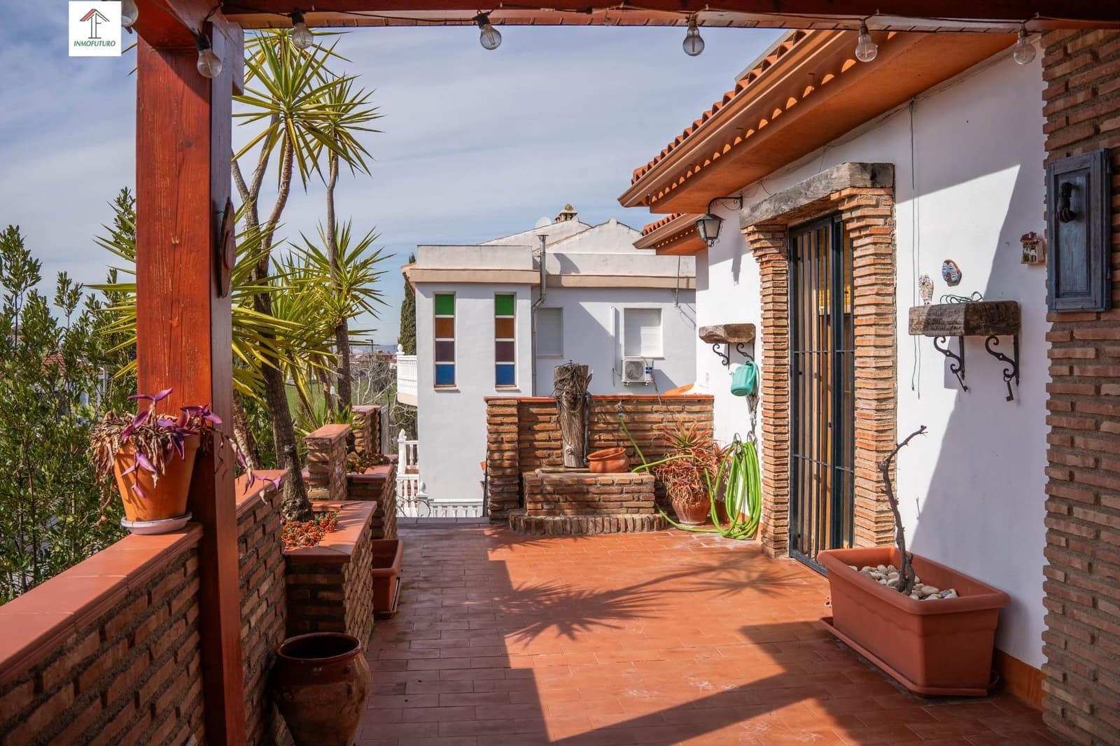 6 bedroom Villa for sale in Otura with pool garage - € 399,000 (Ref: 9814518)