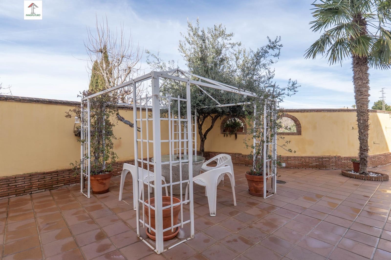 6 bedroom Villa for sale in Otura with pool garage - € 399,000 (Ref: 9814518)