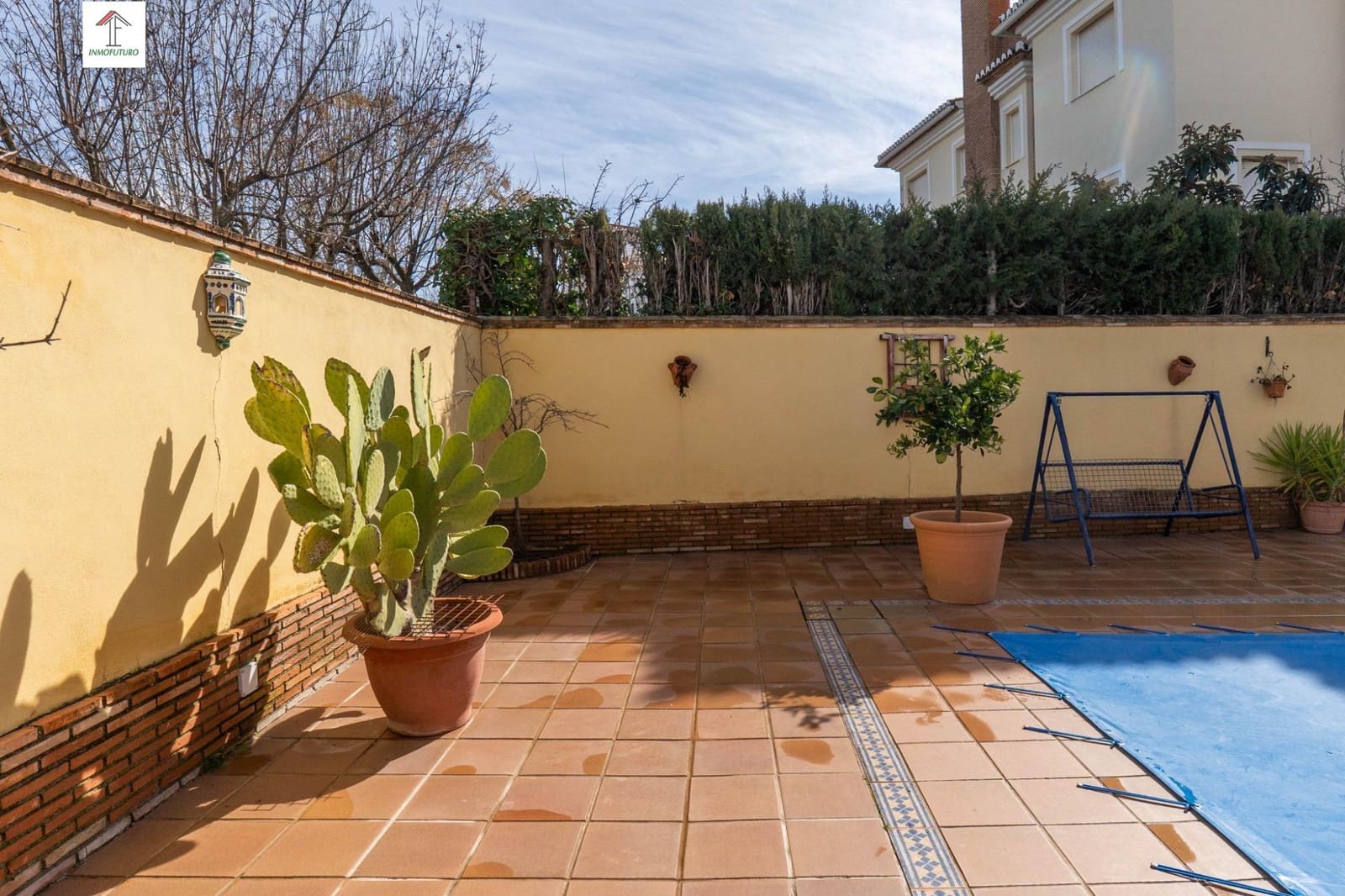6 bedroom Villa for sale in Otura with pool garage - € 399,000 (Ref: 9814518)