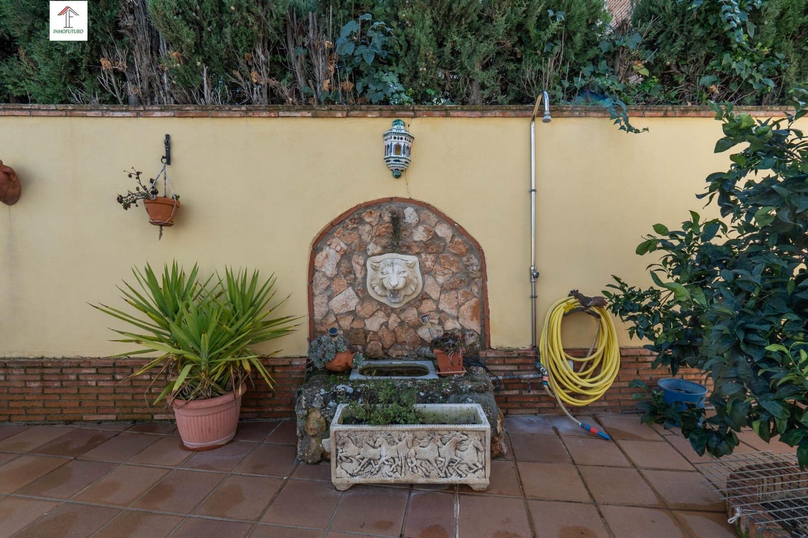 6 bedroom Villa for sale in Otura with pool garage - € 399,000 (Ref: 9814518)