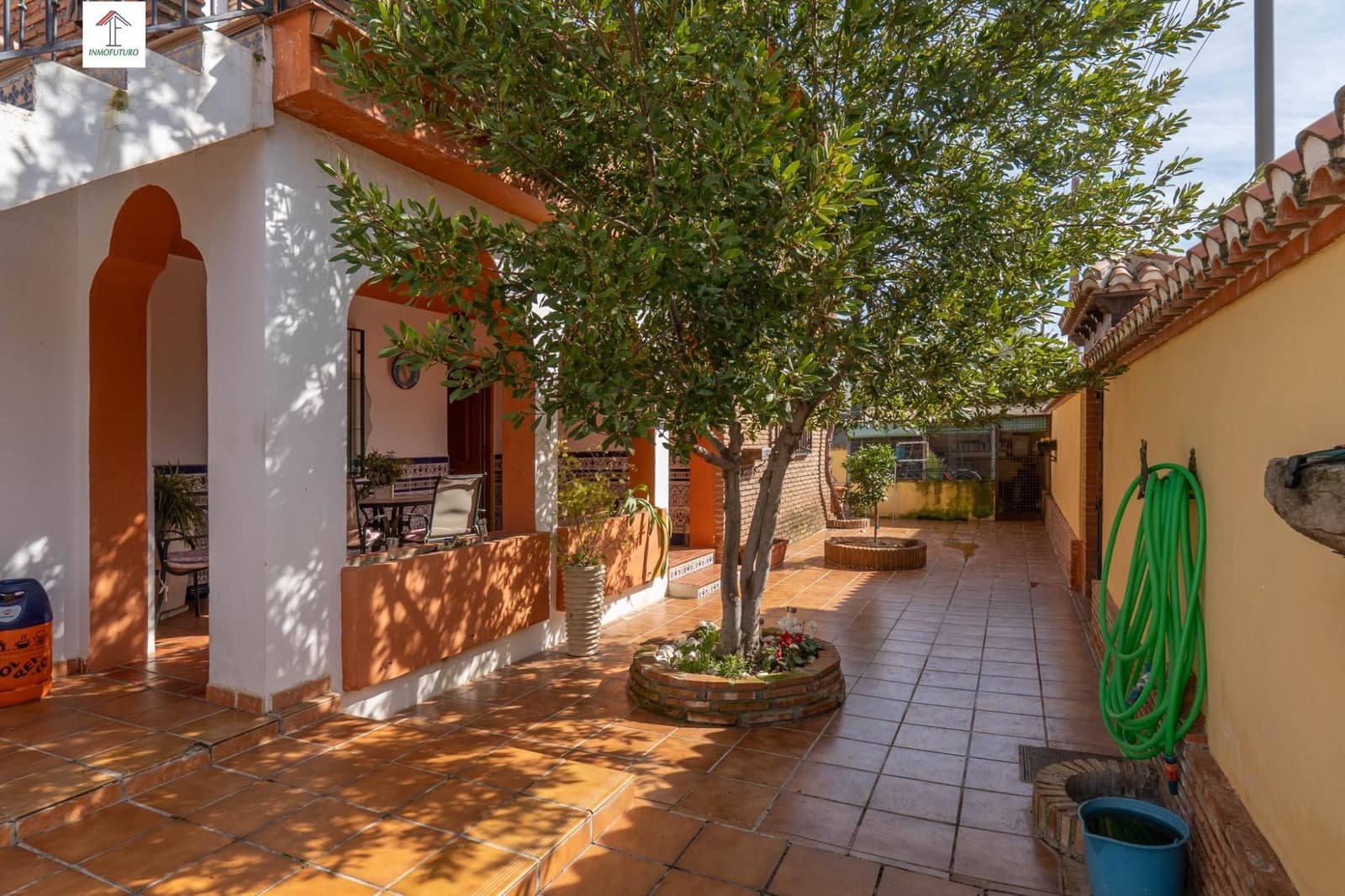 6 bedroom Villa for sale in Otura with pool garage - € 399,000 (Ref: 9814518)