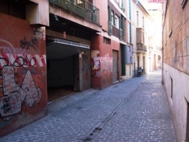 Garage til salg i San Matías - Realejo, Granada by - € 30.000 (Ref: 9814524)