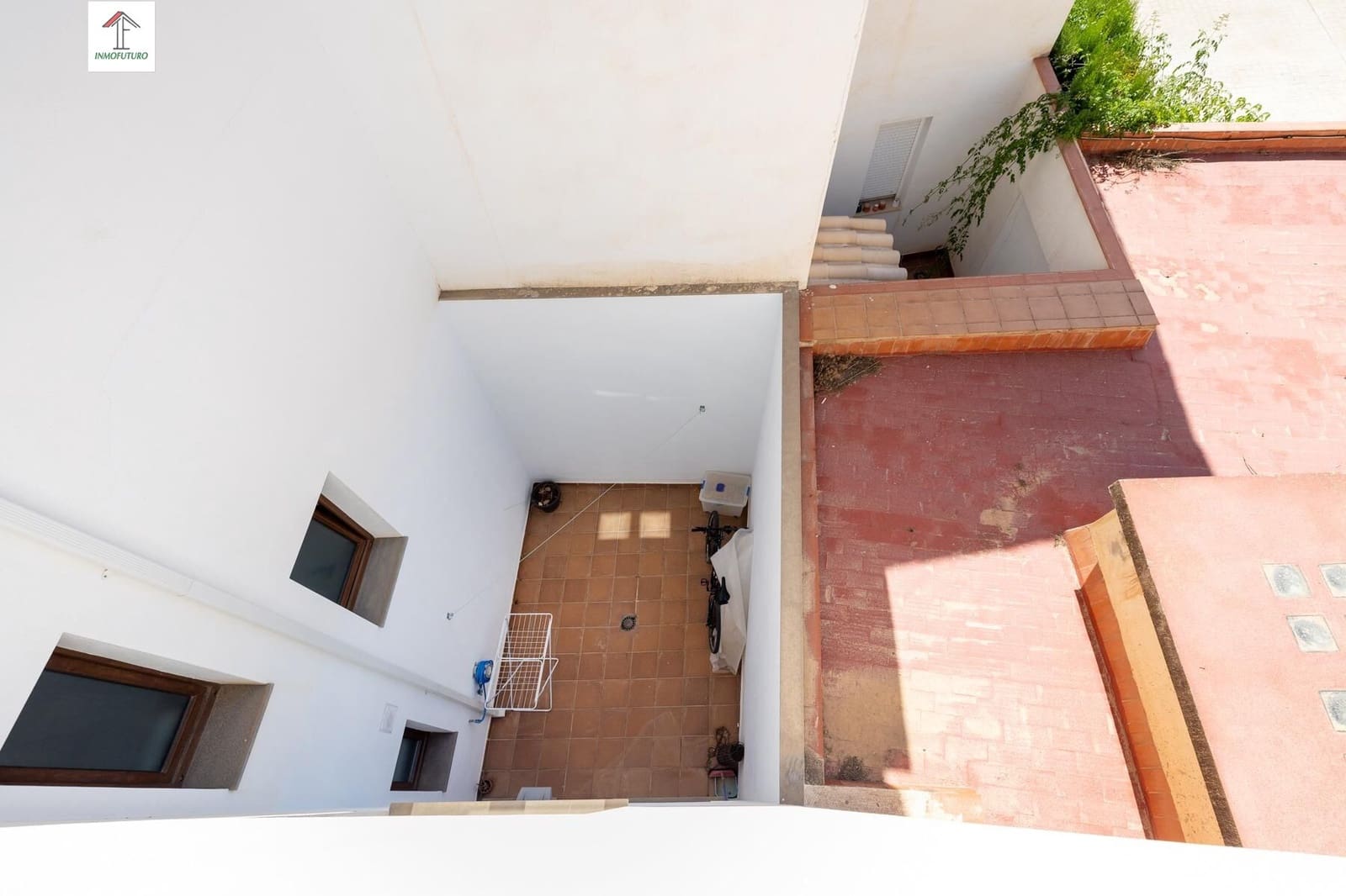 Apartamento de 4 habitaciones en La Zubia en venta con garaje - 392.000 € (Ref: 9814525)