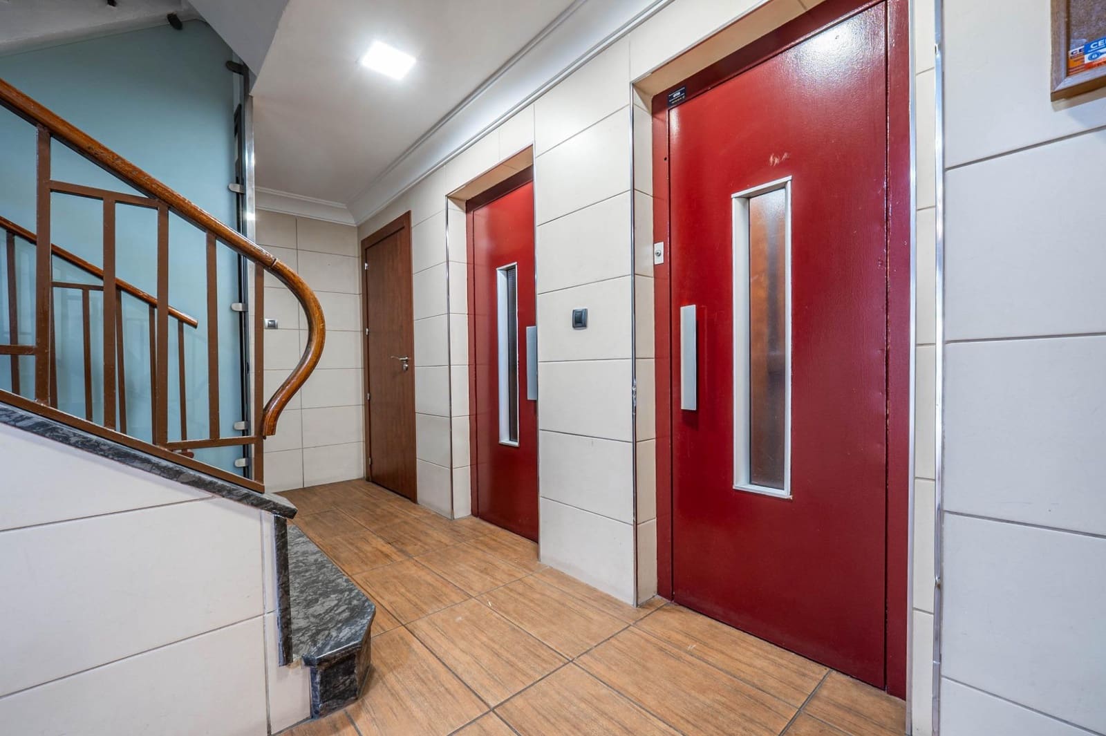 4 soveværelse Lejlighed til salg i Granada by med garage - € 575.000 (Ref: 9818140)