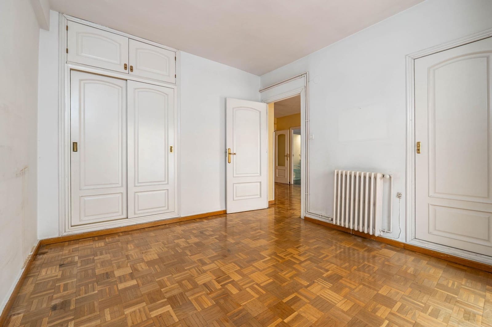 4 soveværelse Lejlighed til salg i Granada by med garage - € 575.000 (Ref: 9818140)