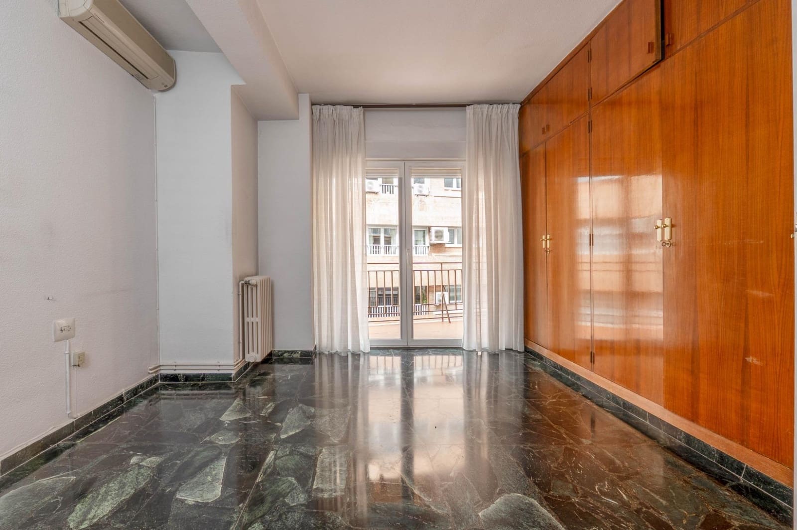 4 soveværelse Lejlighed til salg i Granada by med garage - € 575.000 (Ref: 9818140)