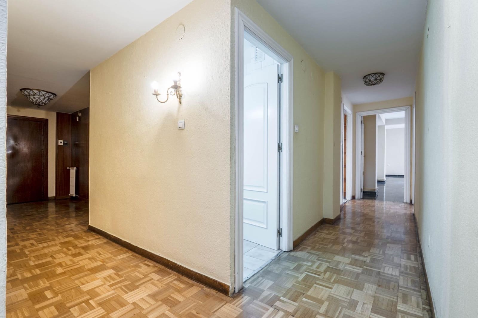 4 soveværelse Lejlighed til salg i Granada by med garage - € 575.000 (Ref: 9818140)