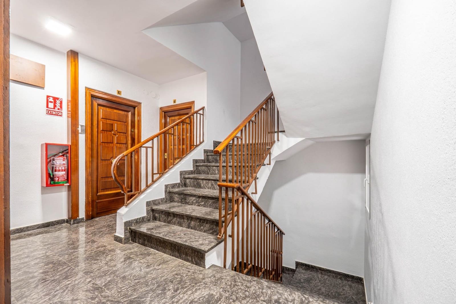 4 soveværelse Lejlighed til salg i Granada by med garage - € 575.000 (Ref: 9818140)