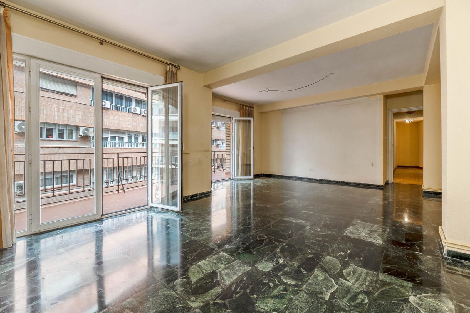 4 soveværelse Lejlighed til salg i Granada by med garage - € 575.000 (Ref: 9818140)