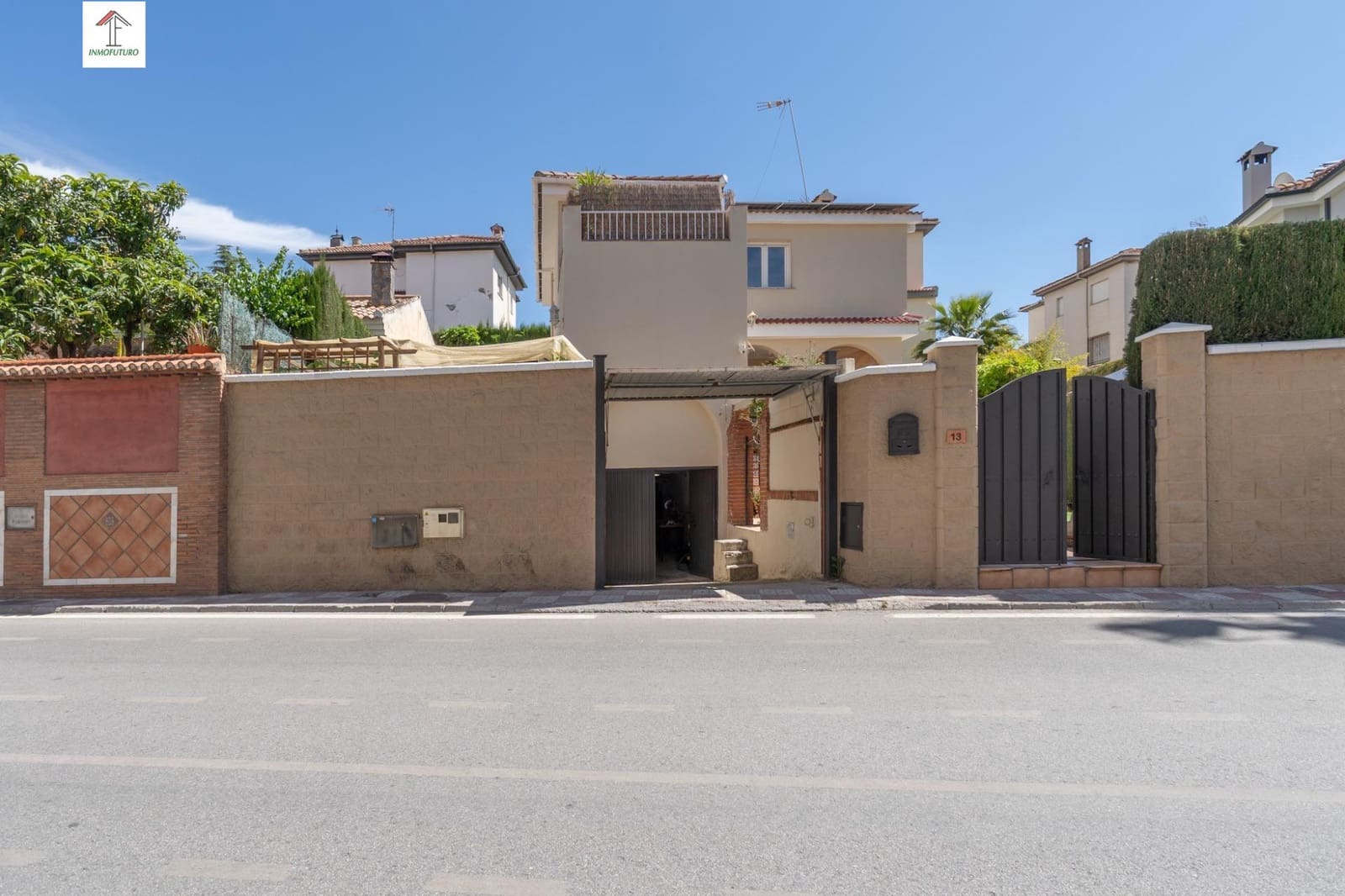 5 bedroom Villa for sale in Gojar with pool garage - € 349,000 (Ref: 9829041)