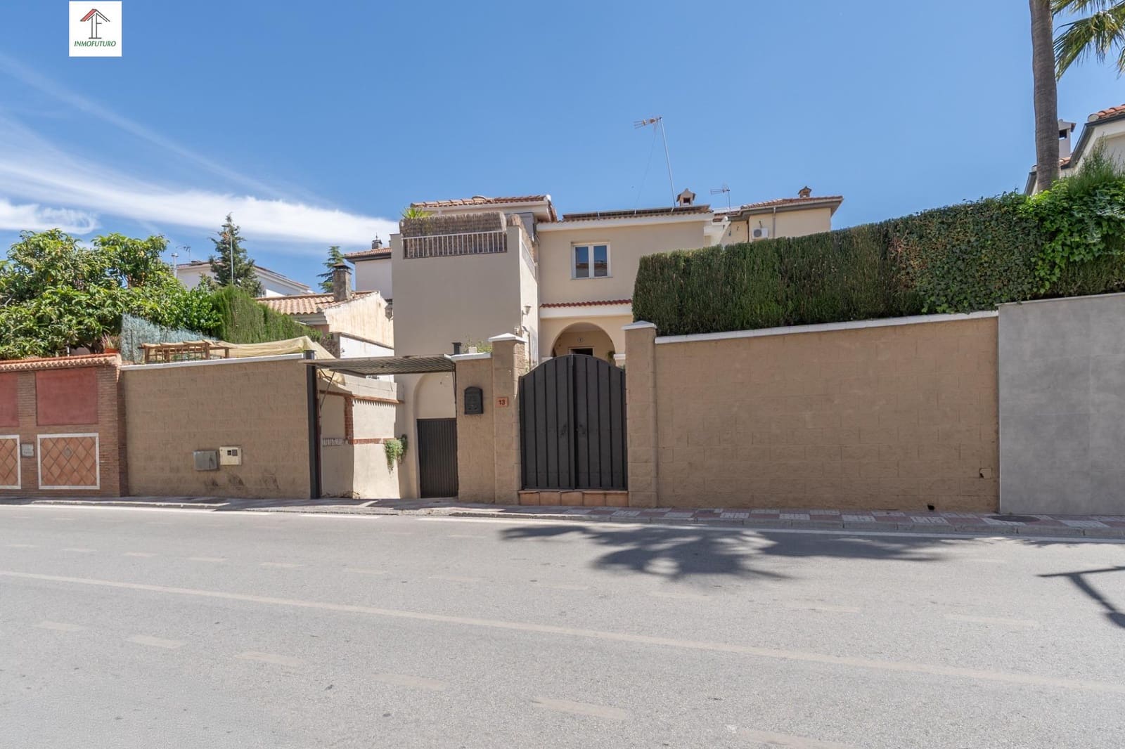 5 bedroom Villa for sale in Gojar with pool garage - € 349,000 (Ref: 9829041)