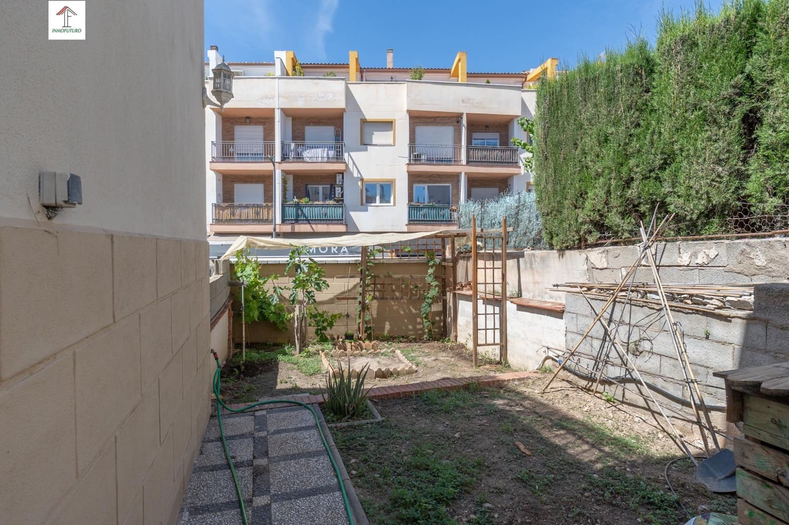 5 bedroom Villa for sale in Gojar with pool garage - € 349,000 (Ref: 9829041)