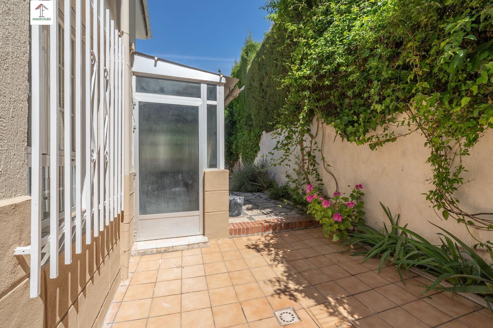5 bedroom Villa for sale in Gojar with pool garage - € 349,000 (Ref: 9829041)