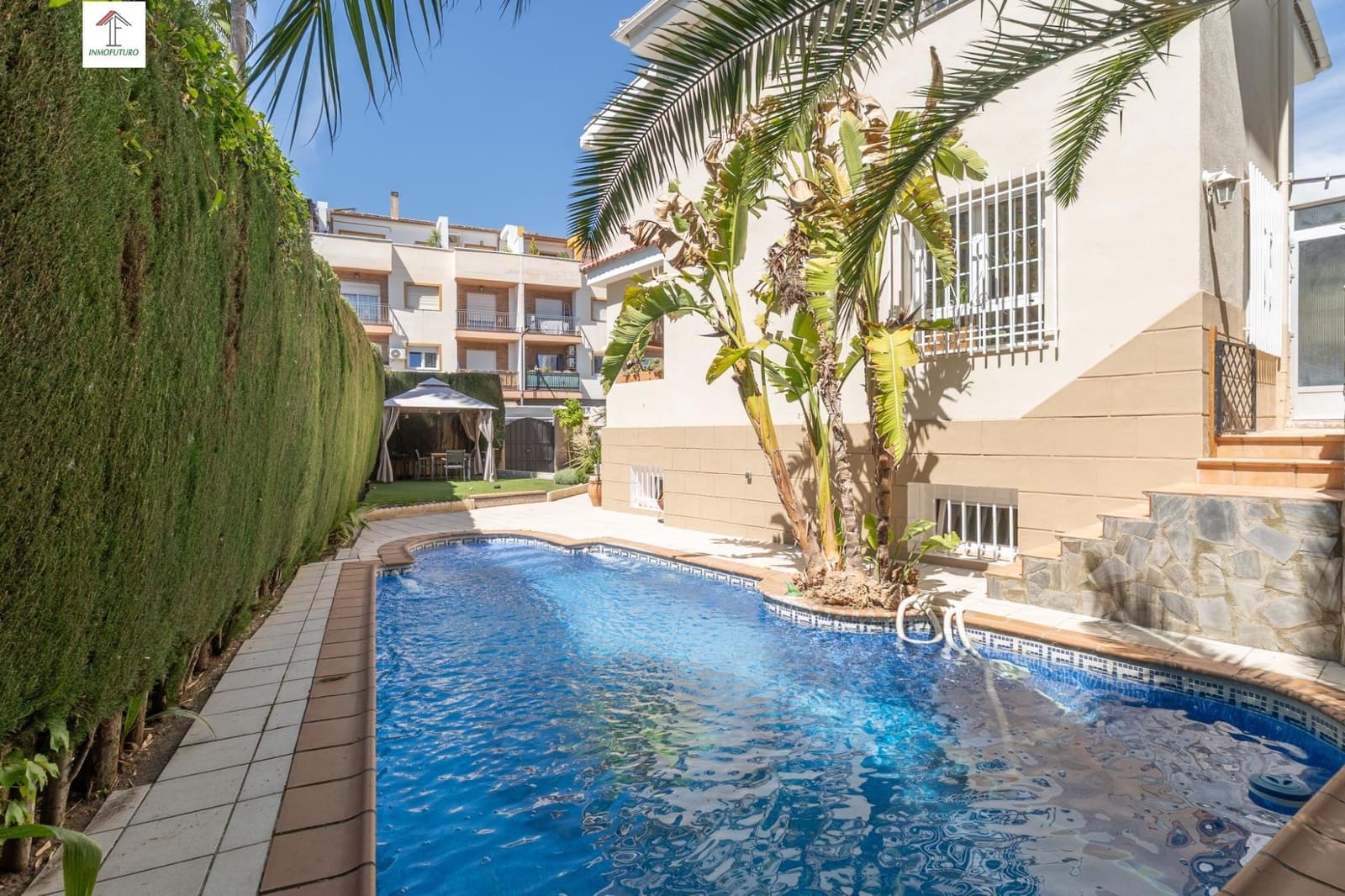 5 bedroom Villa for sale in Gojar with pool garage - € 349,000 (Ref: 9829041)