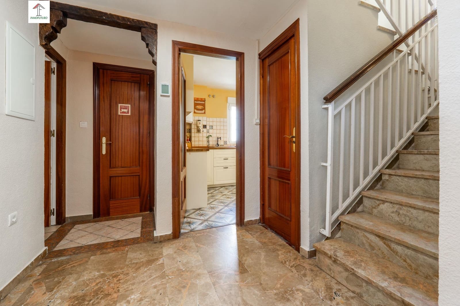 5 bedroom Villa for sale in Gojar with pool garage - € 349,000 (Ref: 9829041)