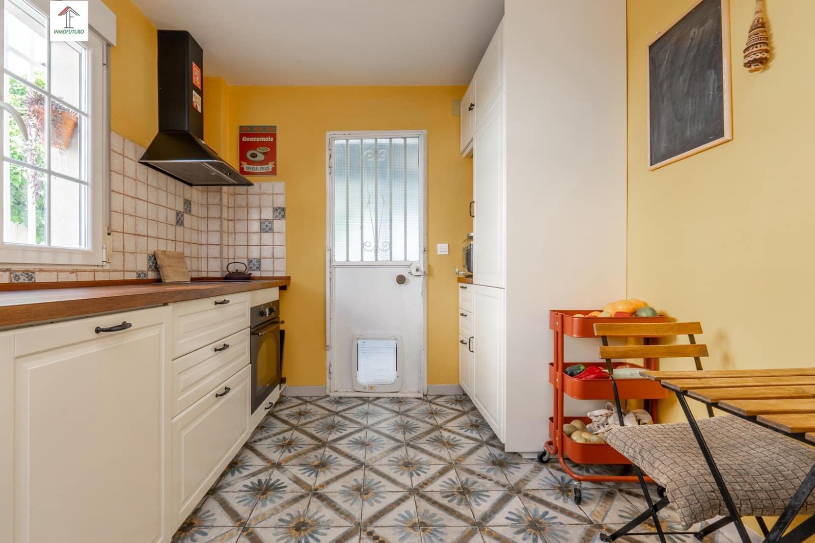 5 bedroom Villa for sale in Gojar with pool garage - € 349,000 (Ref: 9829041)