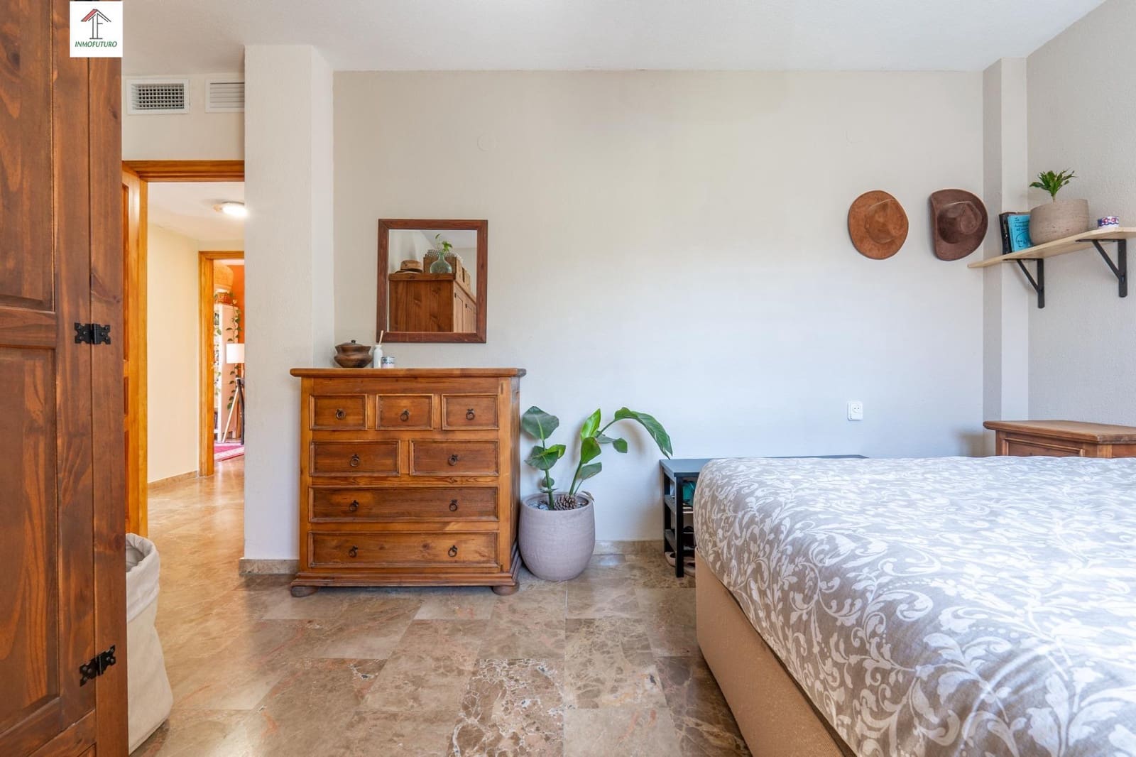 5 bedroom Villa for sale in Gojar with pool garage - € 349,000 (Ref: 9829041)